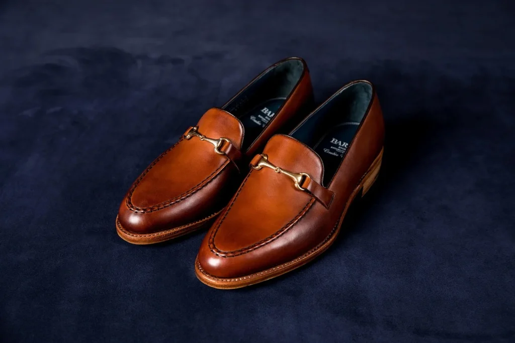 Buty męskie do biura: 7 modeli, które pasują do większości stylizacji